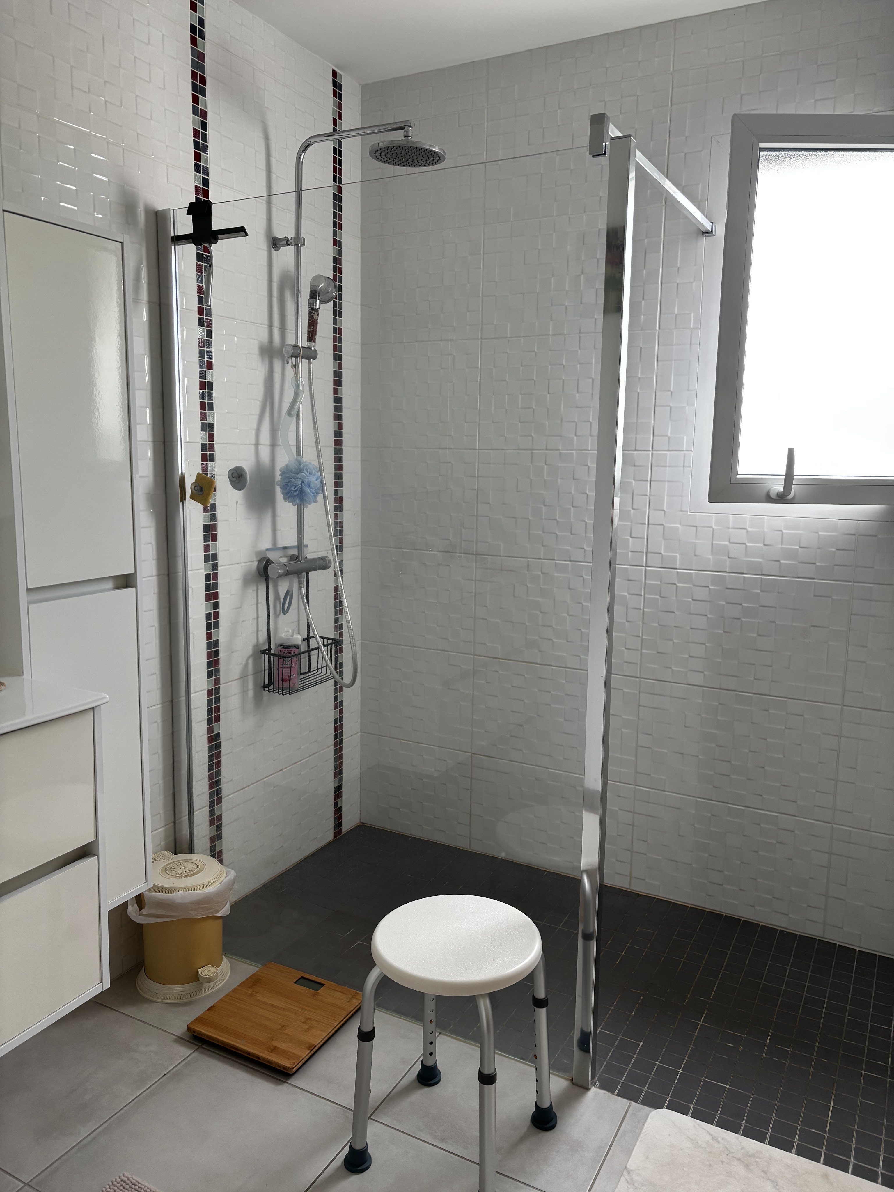 Salle d'eau à partager entre les voyageurs de la Petite Halte